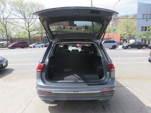 Used 2020 Volkswagen Tiguan SE image 24