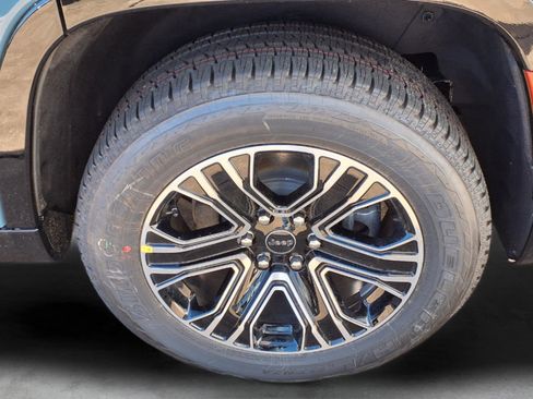 New 2026 Jeep Grand Wagoneer 2WD image 7