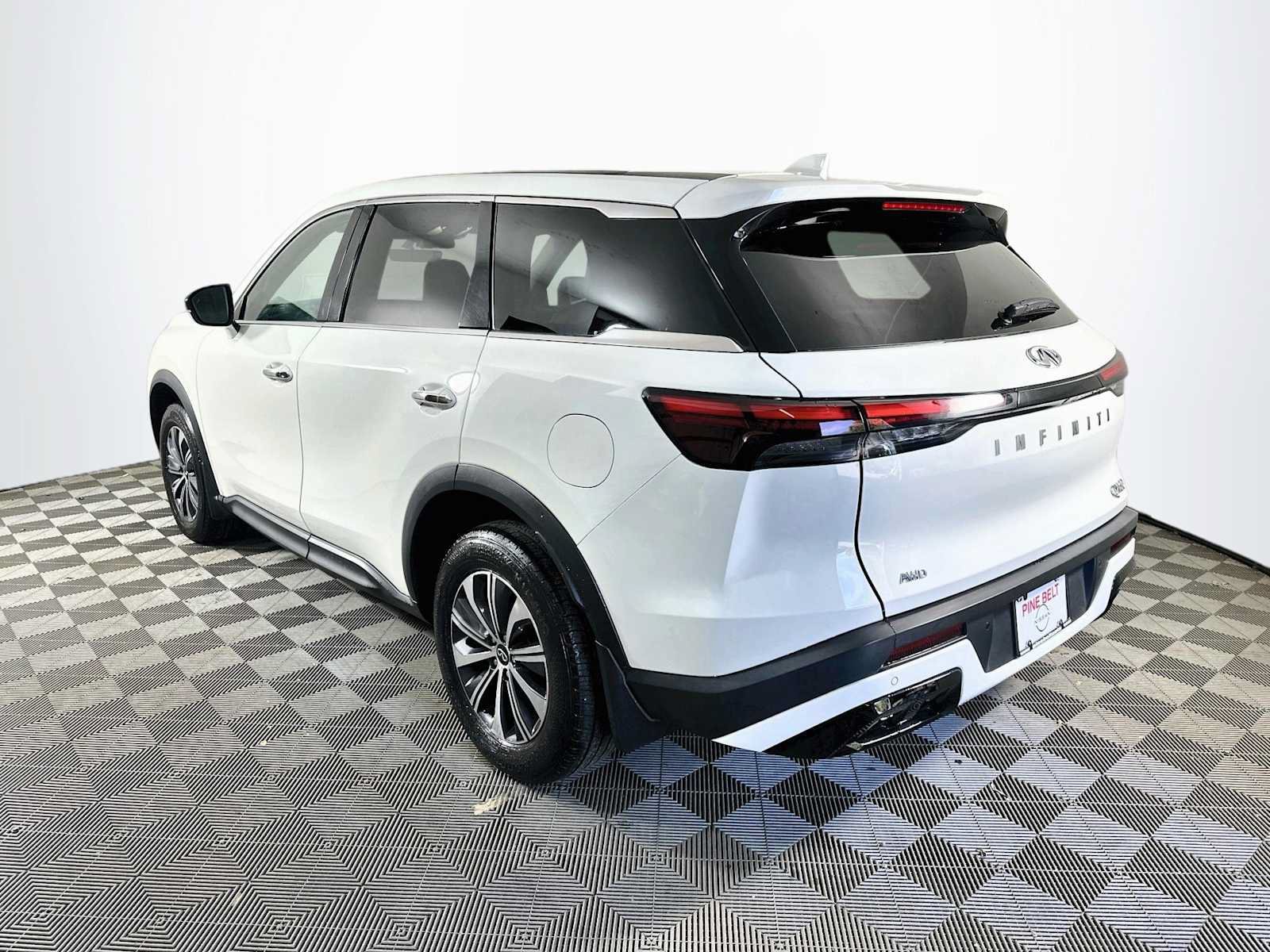 Used 2023 INFINITI QX60 Pure AWD/4WD image 6