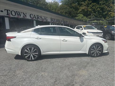 Used 2019 Nissan Altima 2.5 SR w/ SR Premium Package image 5