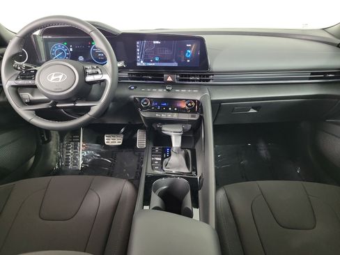 New 2025 Hyundai Elantra SEL image 4