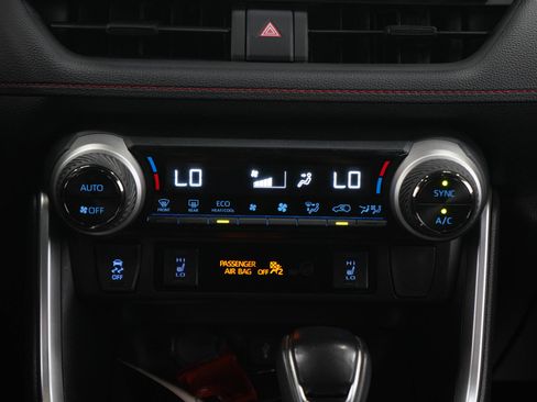 Used 2022 Toyota RAV4 SE w/ Weather & Moonroof Package AWD/4WD image 18