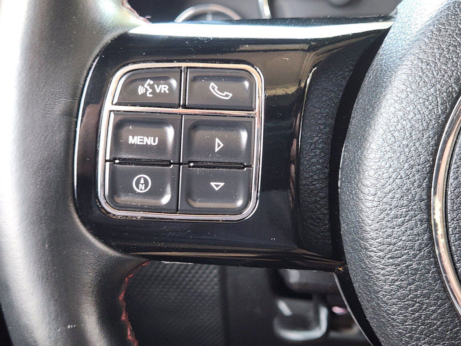 Used 2012 Jeep Wrangler Unlimited Sahara AWD/4WD image 18
