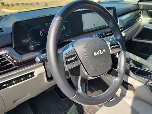 Used 2025 Kia Telluride S image 19