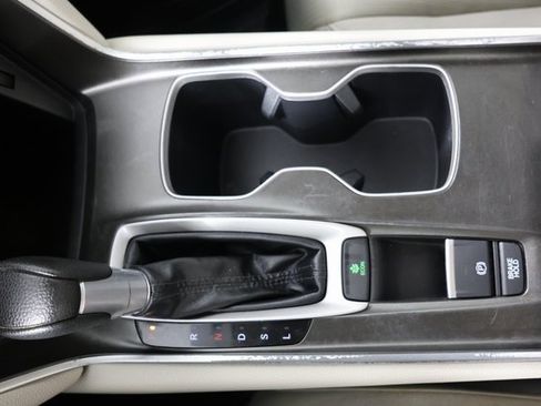 Used 2019 Honda Accord EX image 19