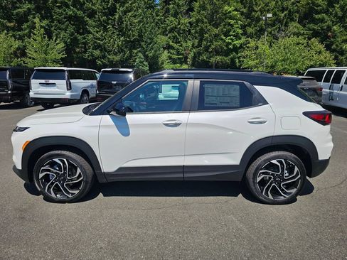 New 2026 Chevrolet TrailBlazer RS w/ Convenience Package AWD/4WD image 2