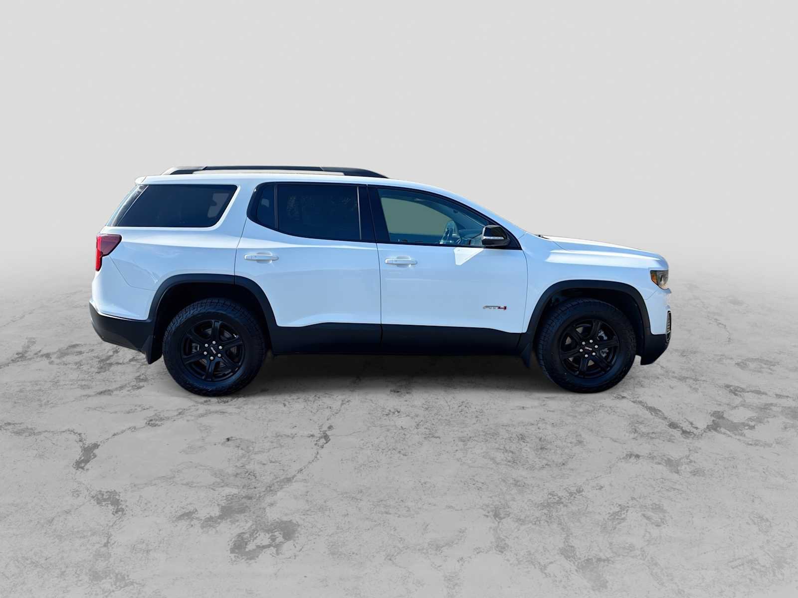 Used 2022 GMC Acadia AT4 w/ GMC Pro Grade Package AWD/4WD image 9