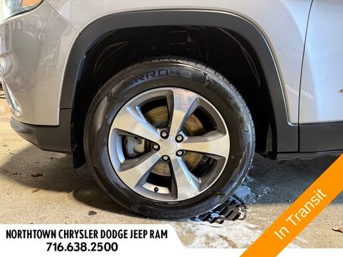 Used 2020 Jeep Cherokee Limited AWD/4WD image 37