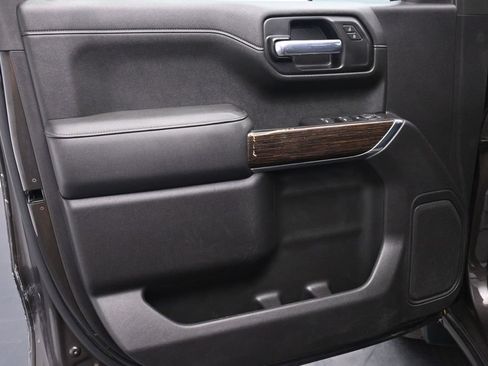 Used 2021 GMC Sierra 1500 Elevation w/ LPO, Elevation Black Package AWD/4WD image 9