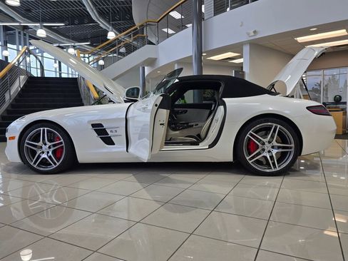 Used 2012 Mercedes-Benz SLS AMG Roadster image 12