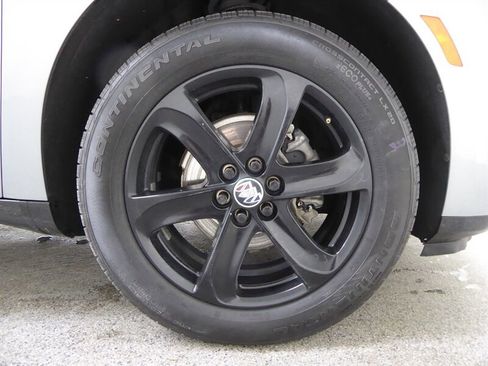 Used 2023 Buick Enclave Essence w/ Sport Touring Edition image 38