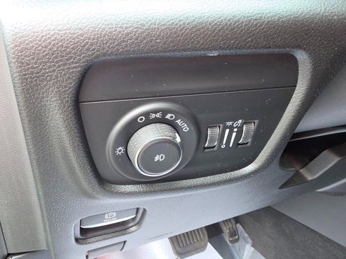 Used 2021 Jeep Grand Cherokee L Limited image 37