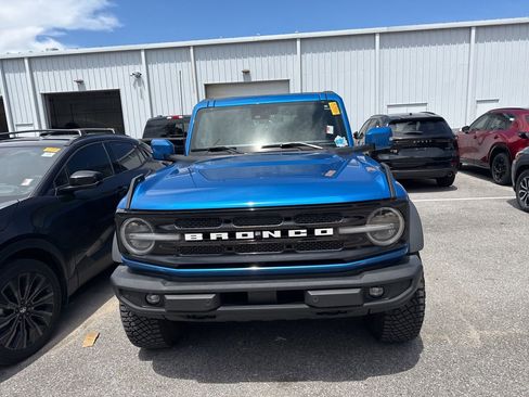 Used 2024 Ford Bronco Outer Banks w/ Sasquatch Package AWD/4WD image 2