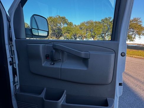 Used 2020 Chevrolet Express 3500 LT w/ LT Preferred Equipment Group image 11