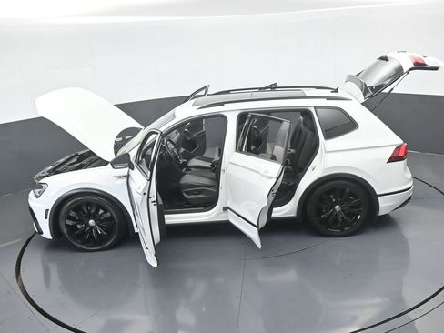 Used 2020 Volkswagen Tiguan SE R-Line image 67