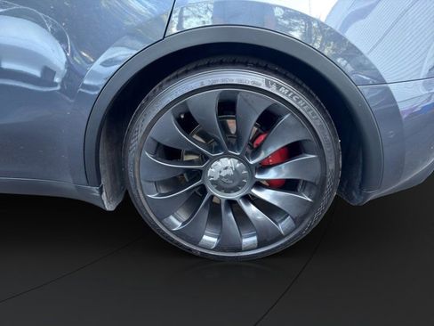 Used 2022 Tesla Model Y Performance image 22