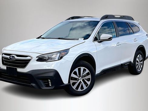 Used 2022 Subaru Outback Premium image 3