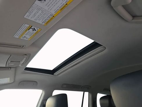 Used 2022 Nissan Armada Platinum w/ Captain's Chairs Package image 17