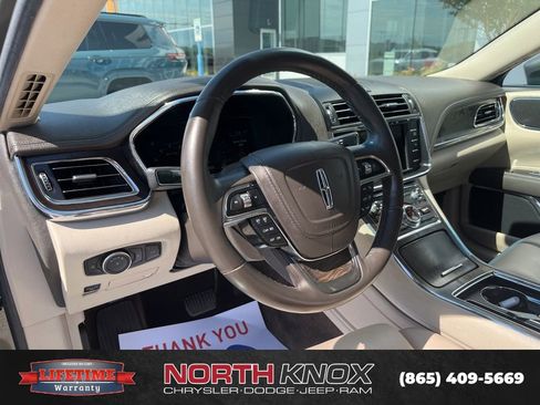 Used 2017 Lincoln Continental Select FWD image 7