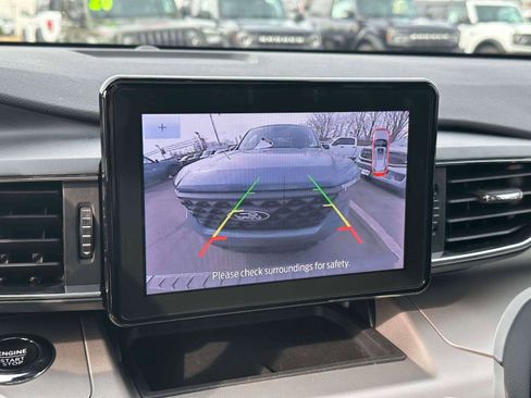 Used 2022 Ford Explorer XLT w/ Equipment Group 202A image 29