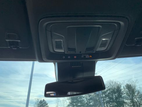 Used 2025 GMC Sierra 2500 AT4 image 21