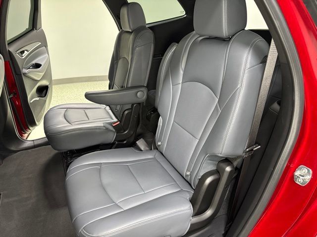 Used 2024 Buick Enclave Essence FWD image 2