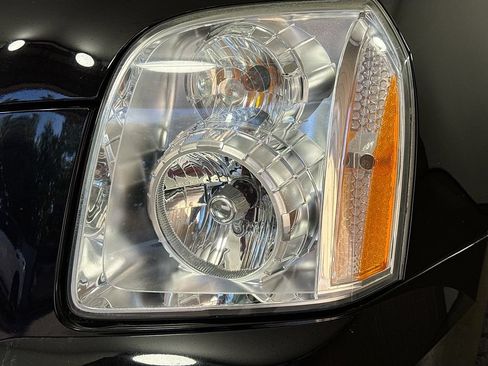 Used 2013 GMC Yukon Denali RWD image 40