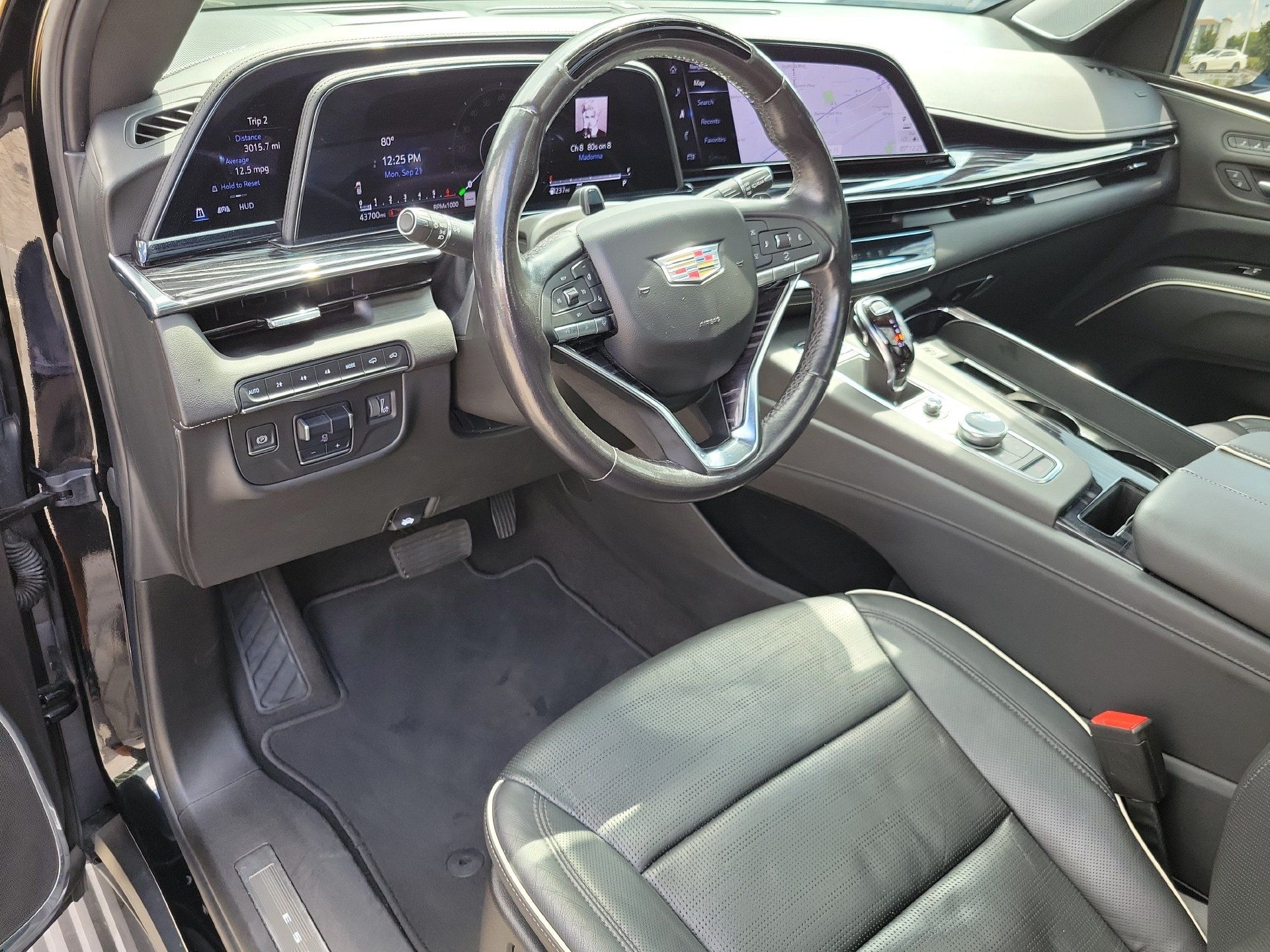 Used 2022 Cadillac Escalade ESV Sport w/ Touring Package AWD/4WD image 27