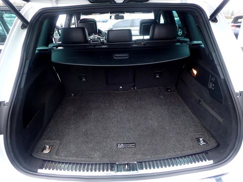 Used 2014 Volkswagen Touareg VR6 image 11