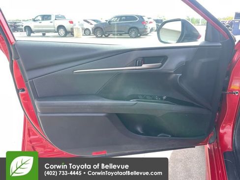 Used 2025 Toyota Camry SE FWD image 18
