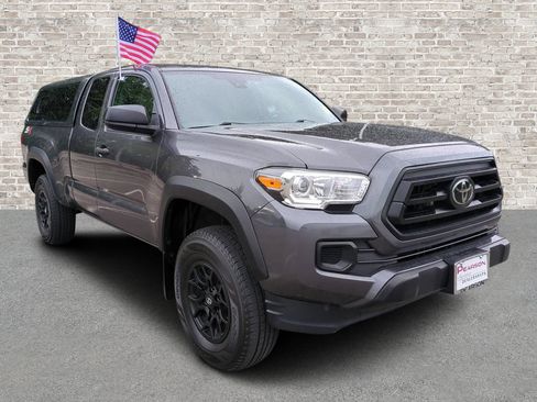 Used 2022 Toyota Tacoma SR w/ SX Package AWD/4WD image 1
