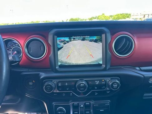 Used 2018 Jeep Wrangler Unlimited Rubicon AWD/4WD image 7