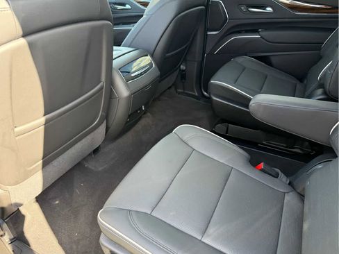 Used 2024 Cadillac Escalade Premium Luxury w/ Performance Package image 11