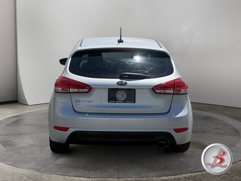 Used 2017 Kia Forte LX w/ Option Group 020 FWD image 6