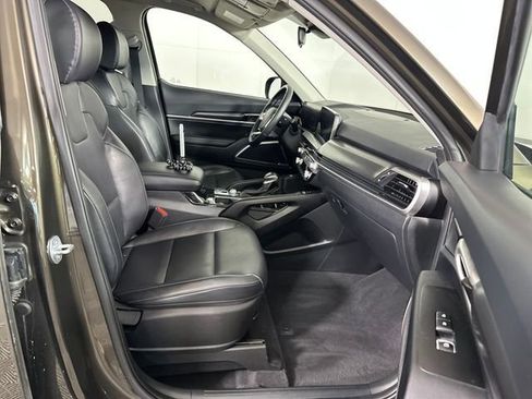 Used 2024 Kia Telluride S FWD image 28