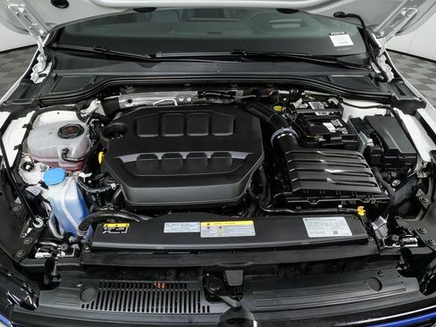 Used 2023 Volkswagen Golf R image 33