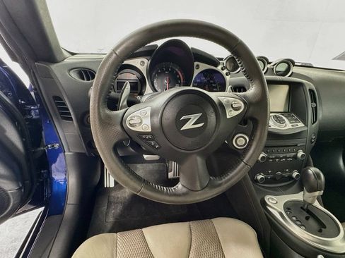 Used 2016 Nissan 370Z Touring Sport RWD image 12