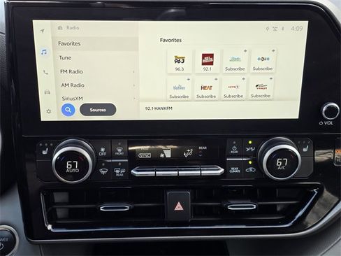 Used 2026 Toyota Highlander XLE image 15