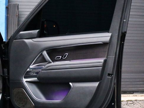 Used 2023 Land Rover Range Rover Long Wheelbase First Edition image 21