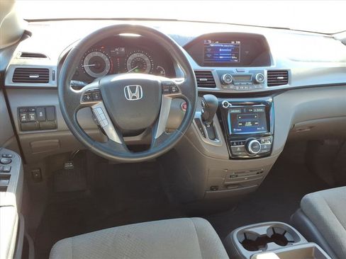 Used 2016 Honda Odyssey SE image 16