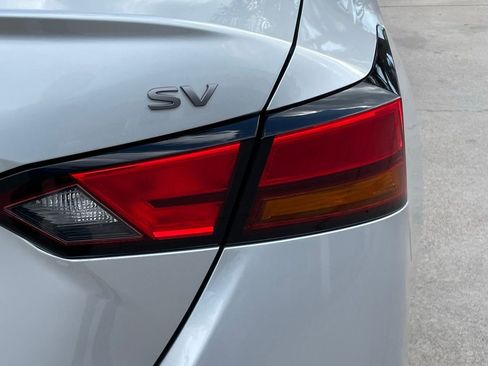 Used 2024 Nissan Altima 2.5 SV FWD image 6