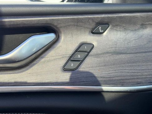 Used 2022 Jeep Grand Cherokee L Overland w/ Advanced Protech Group III image 18