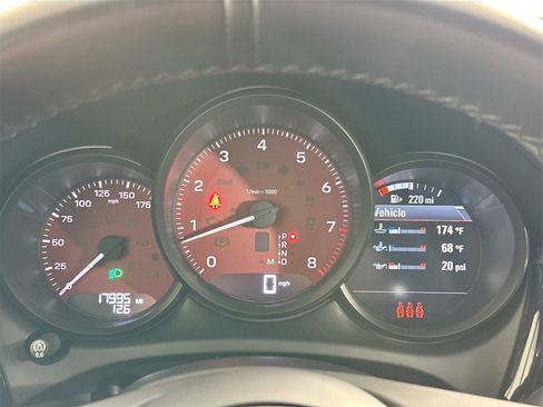 Certified 2023 Porsche Macan S w/ Premium Package Plus image 19