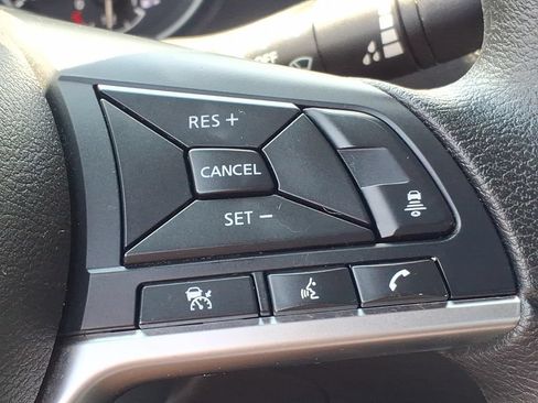 Used 2025 Nissan Sentra SV FWD image 10