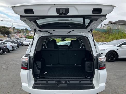Used 2019 Toyota 4Runner SR5 Premium AWD/4WD image 10