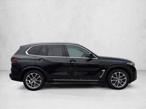 Used 2024 BMW X5 xDrive40i AWD/4WD image 4