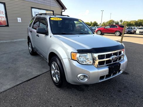 Used 2012 Ford Escape XLT image 3