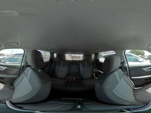 Used 2025 Chevrolet Blazer LT FWD image 38