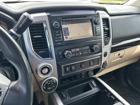 Used 2017 Nissan Titan SV AWD/4WD image 29