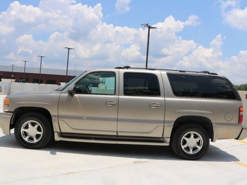 Used 2001 GMC Yukon XL Denali AWD/4WD image 26